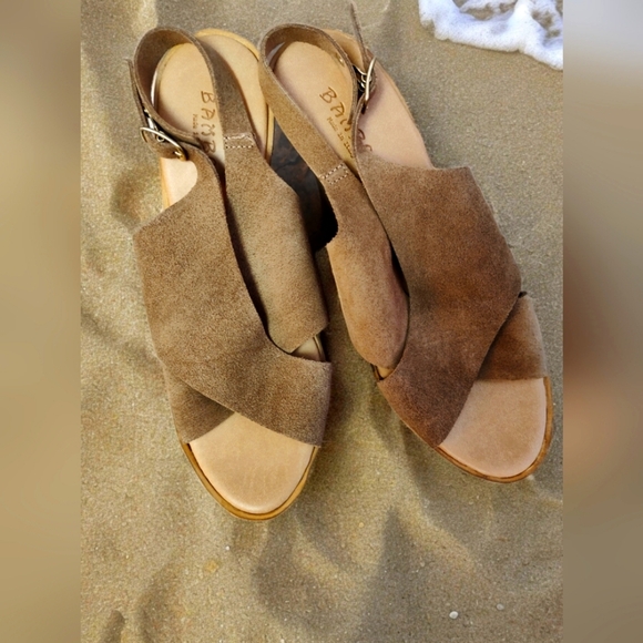 NWOT BAMBOO Italian Leather Suede Wedge Sandals, 7 - Picture 3 of 6